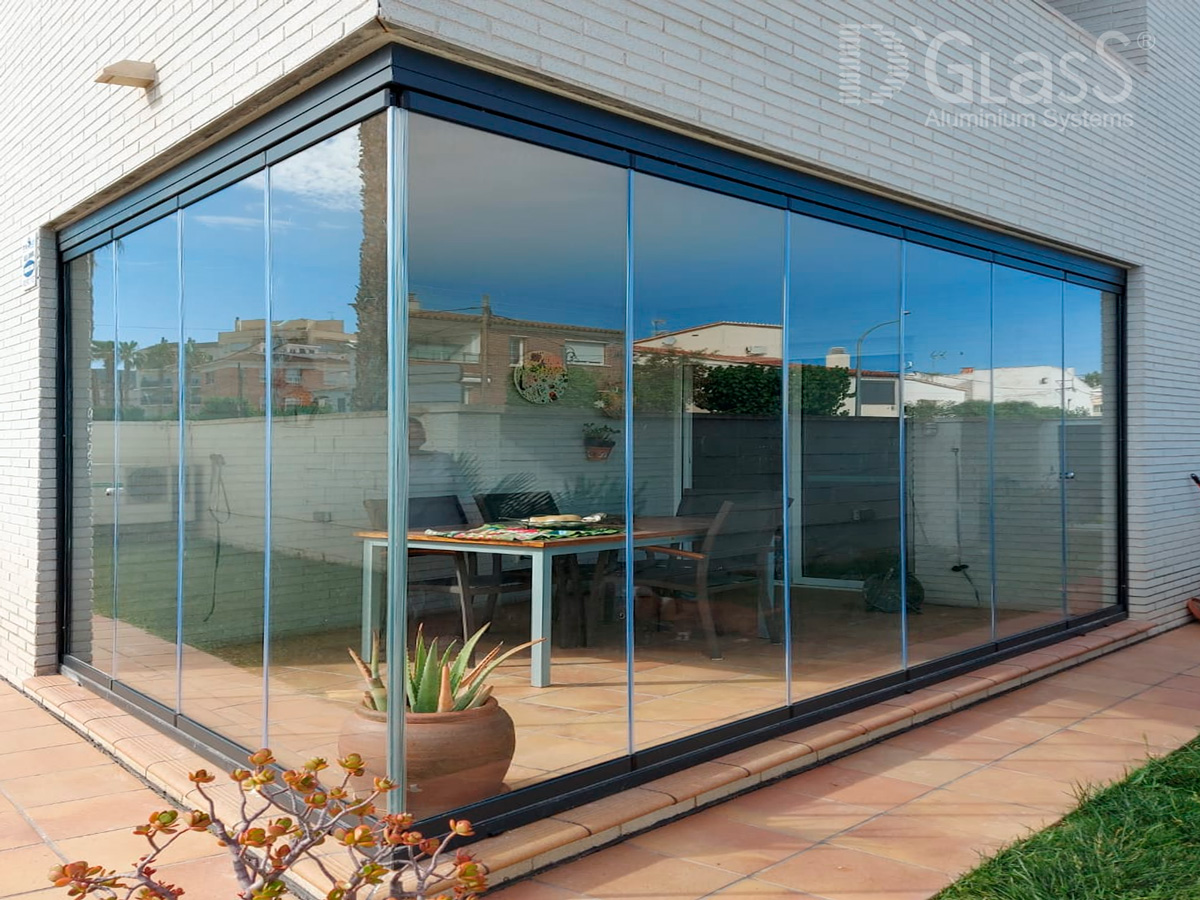 Instalar cortinas de cristal en Galicia | D'Glass