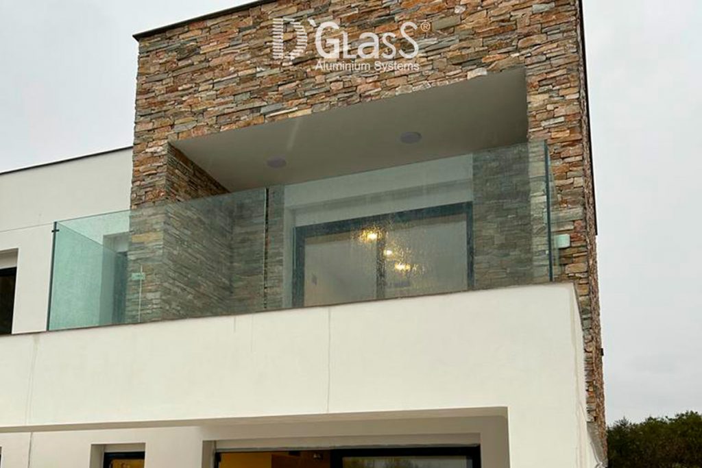 Barandillas de cristal para balcones: elegantes y seguras