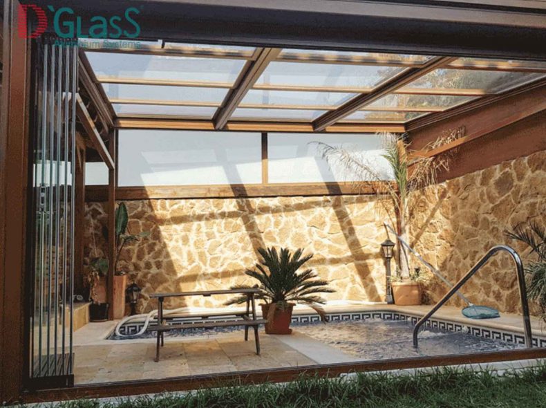 Techo movil con Cortina cristal en piscina