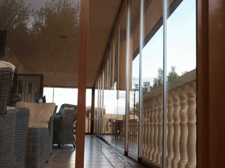 corredera de ristal en porche