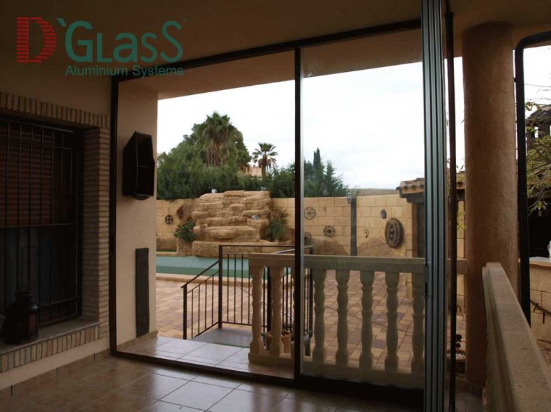 corredera de ristal en porche