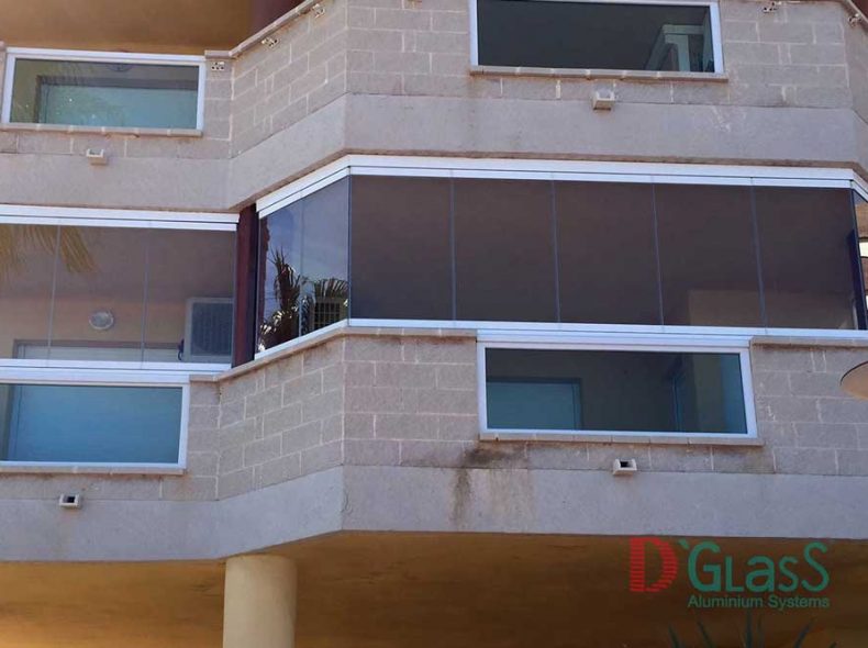 cortina de cristal en balcón