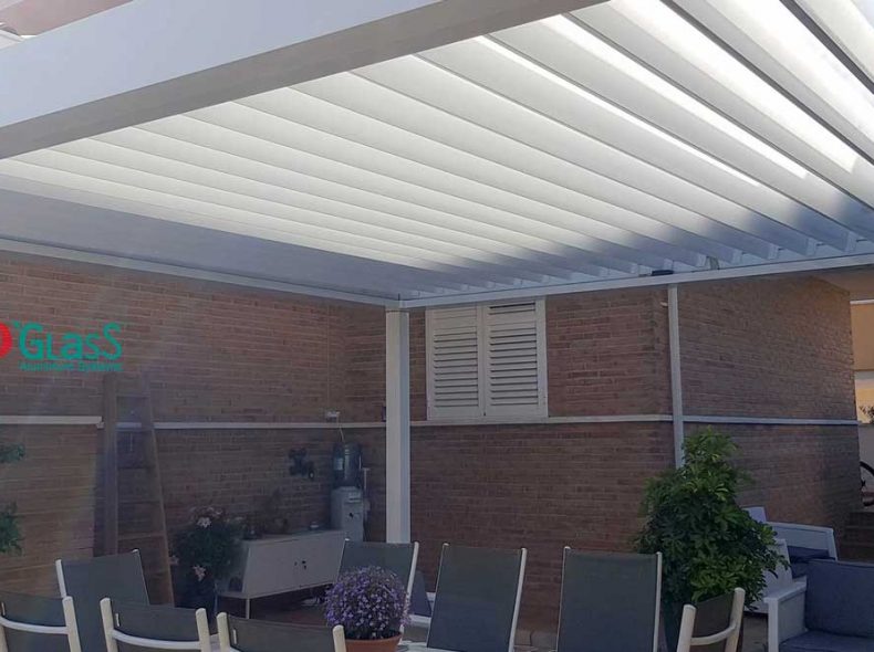 pergola bioclimatica residencial