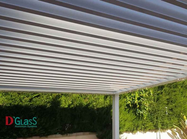 pergola bioclimatica residencial