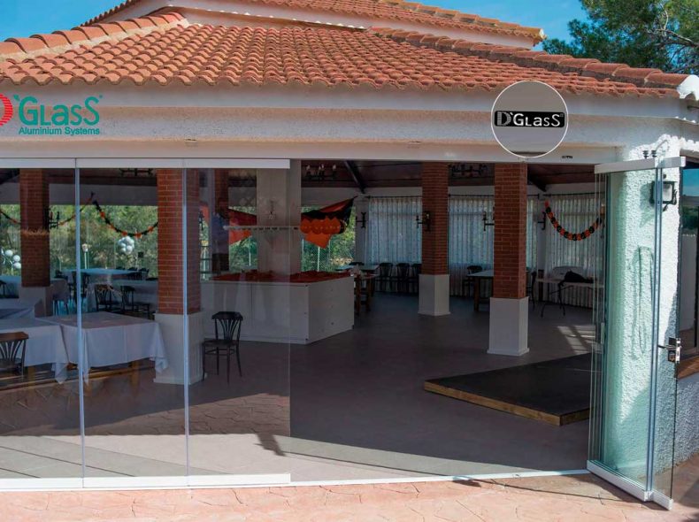 Cortina de cristal DG28 en restaurante